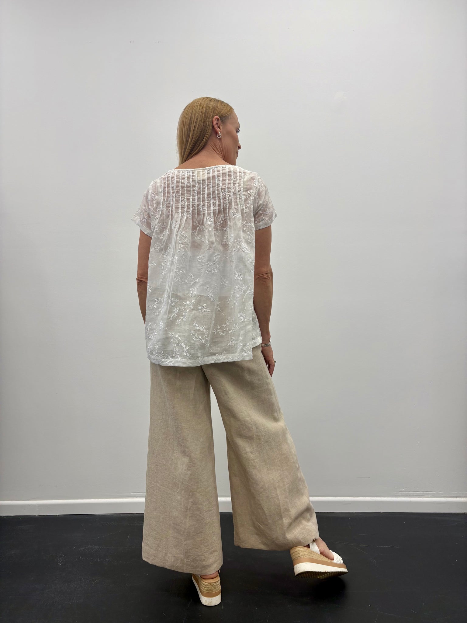 Farah White Emb